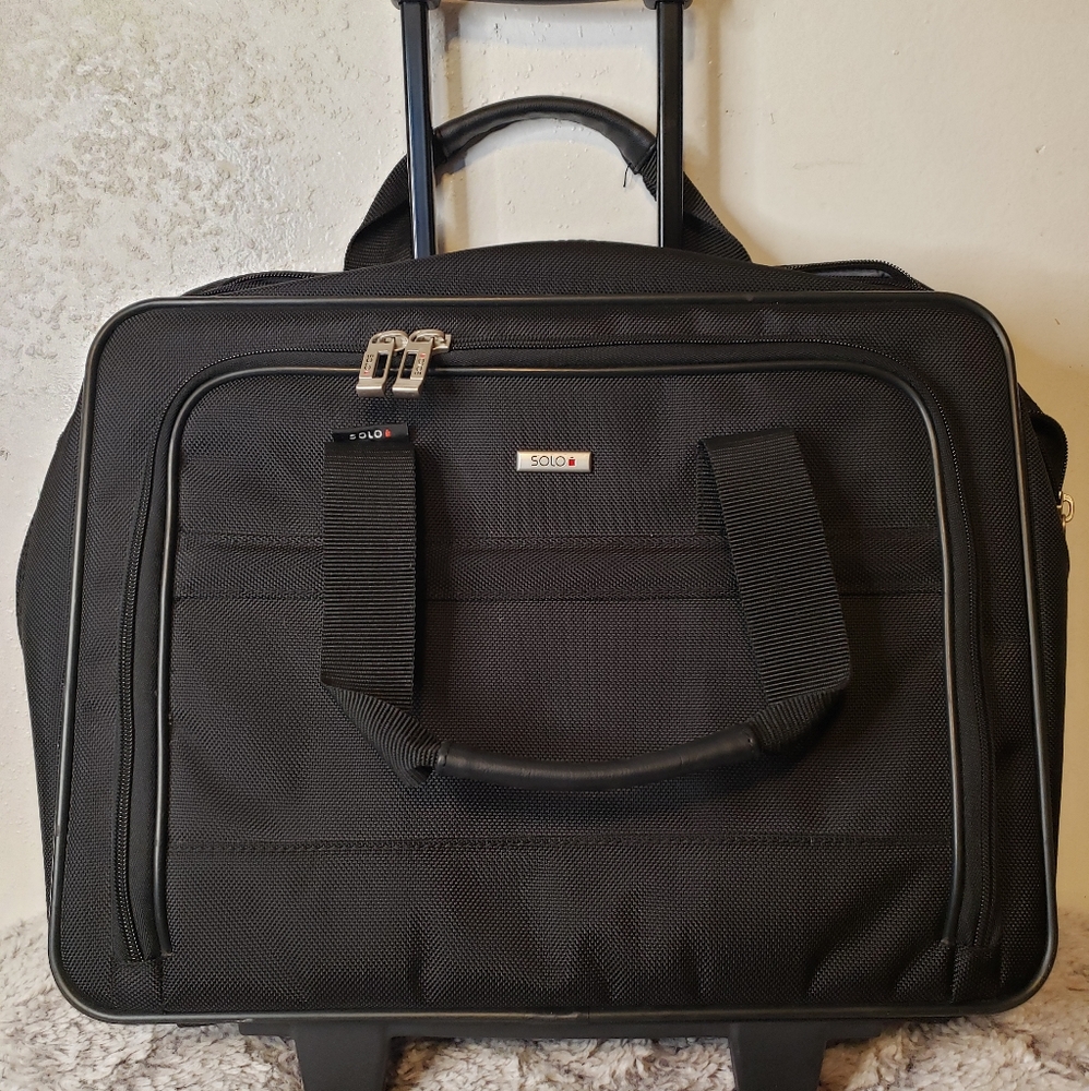 Solo Rolling Luggage